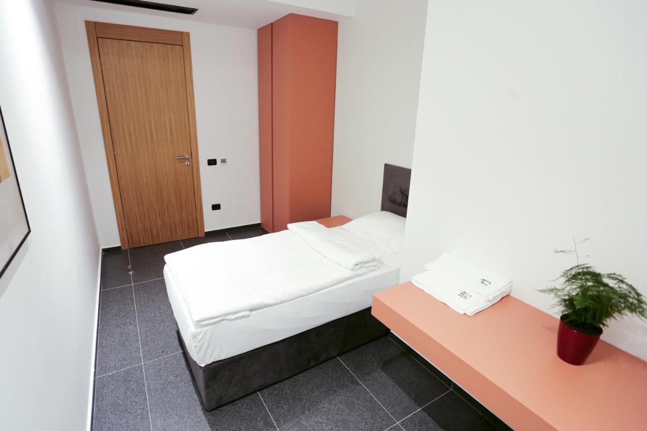 Hotel 12 Gjakova Dış mekan fotoğraf