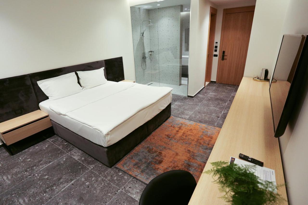 Hotel 12 Gjakova Dış mekan fotoğraf