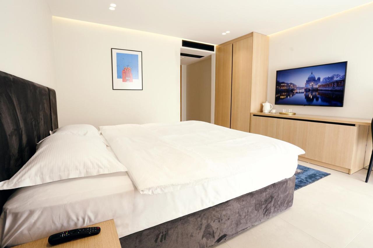 Hotel 12 Gjakova Dış mekan fotoğraf