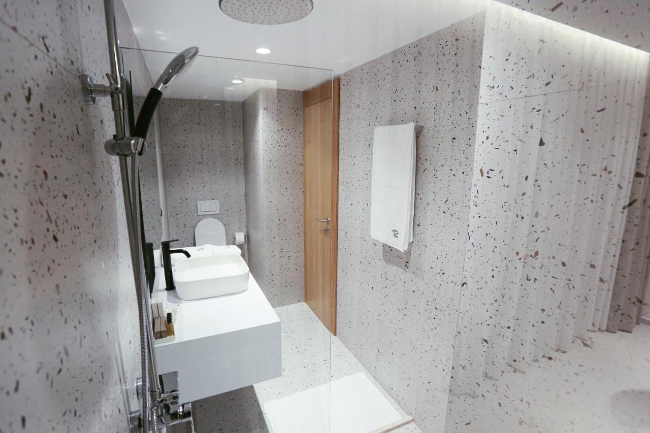 Hotel 12 Gjakova Dış mekan fotoğraf
