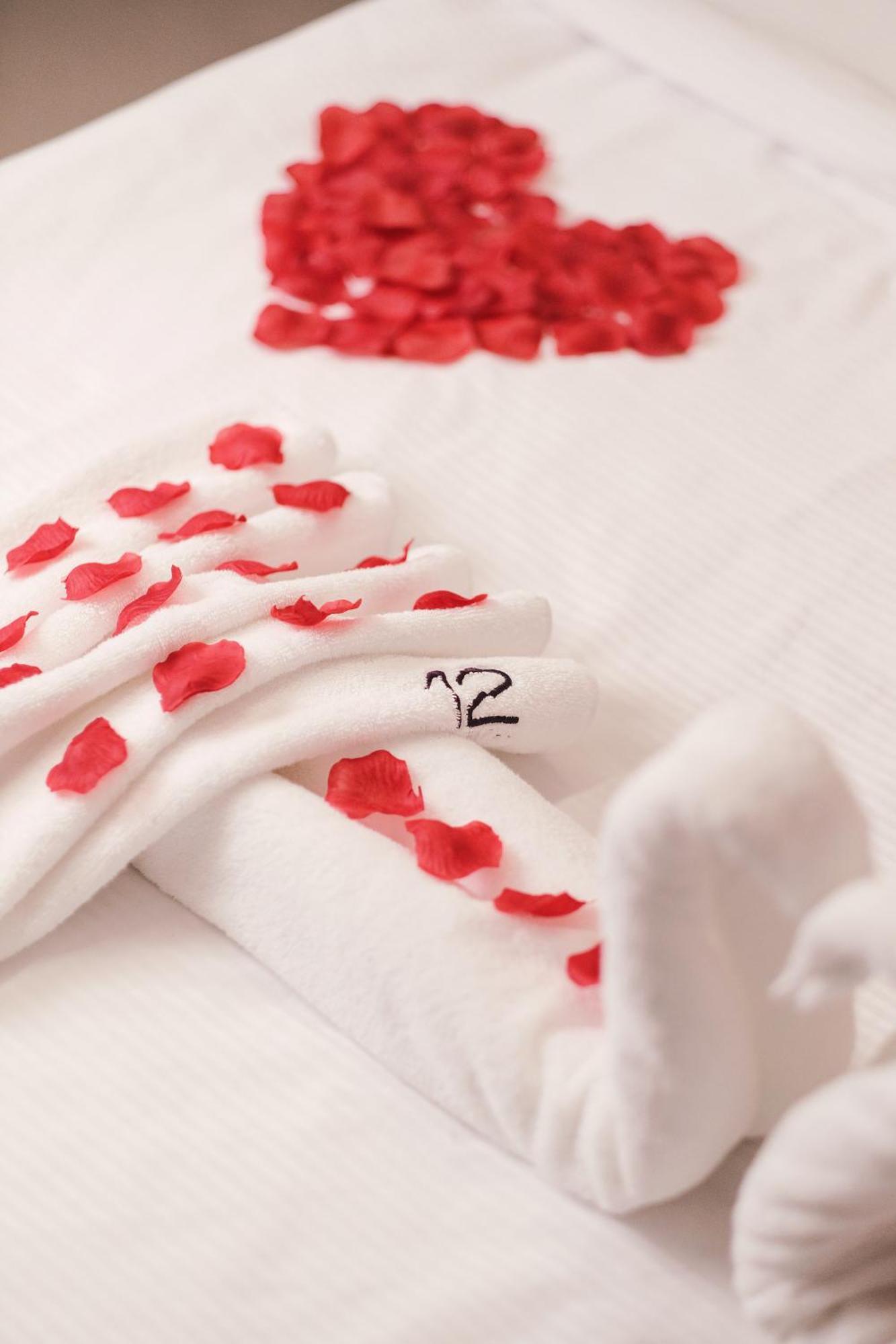 Hotel 12 Gjakova Dış mekan fotoğraf